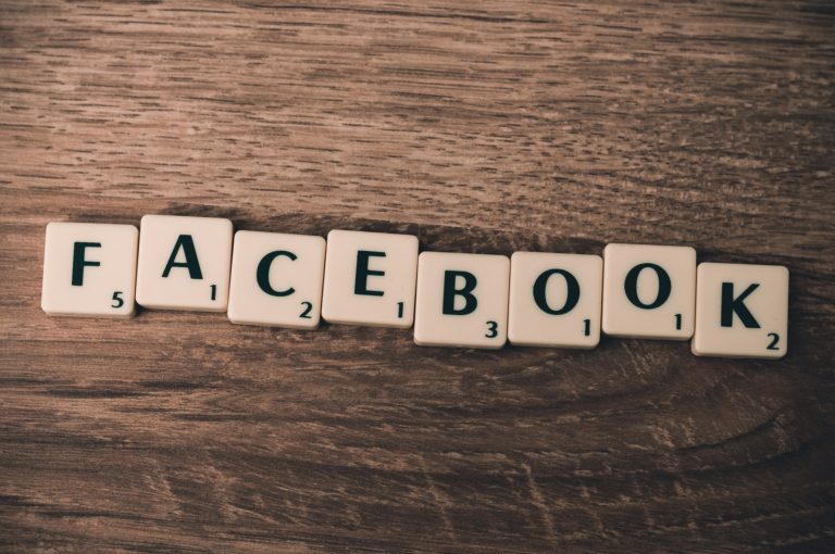 Knihovna reklam na Facebooku