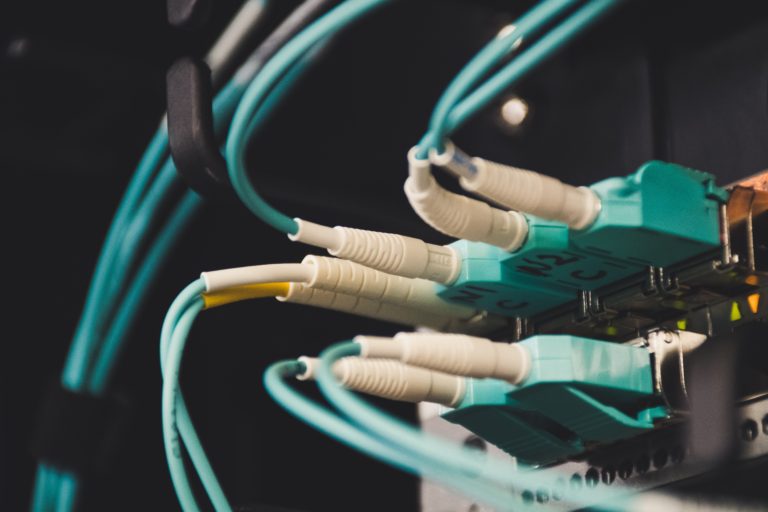 Aukce kmitočtů pro 5G sítě znovu odložena?!