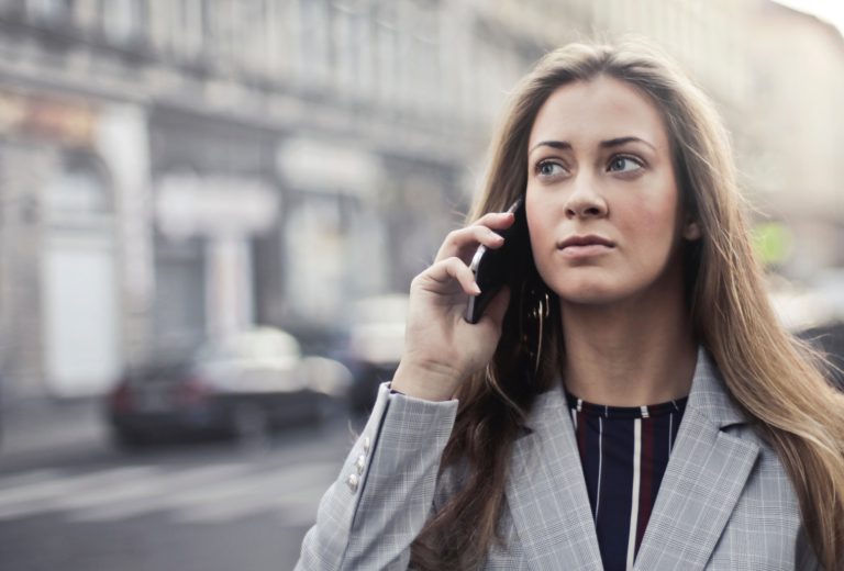 Vánoce a Silvestr v Česku: jak jsme využívali mobilní telefony?