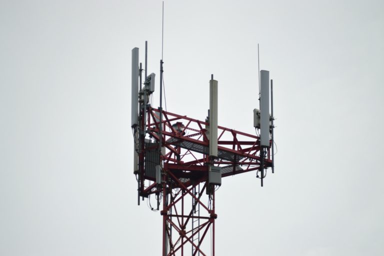 5G síť je již k nalezení i v Česku. V čem je tak výjimečná a kde si ji můžeme vyzkoušet?