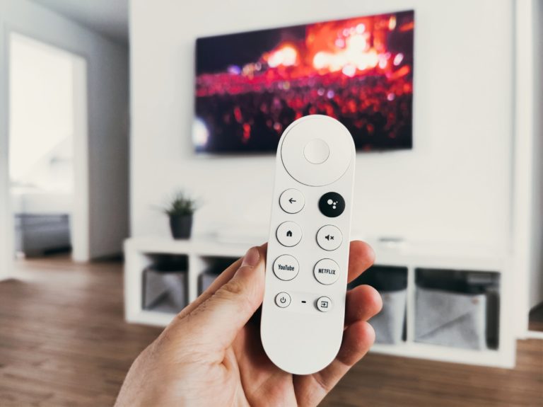 Televize s internetem a streamovací platformy. U které se vám vyplatí členství nejvíc?