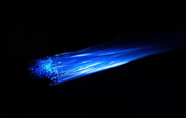 Jakou evoluci přinesl optický kabel do připojení k internetu?