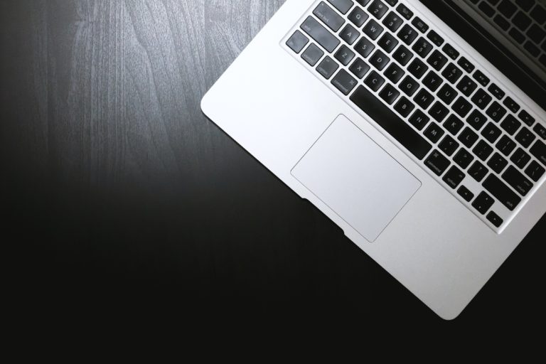 Unikátní MAC adresa je přidělena většině síťových zařízení. K čemu slouží?