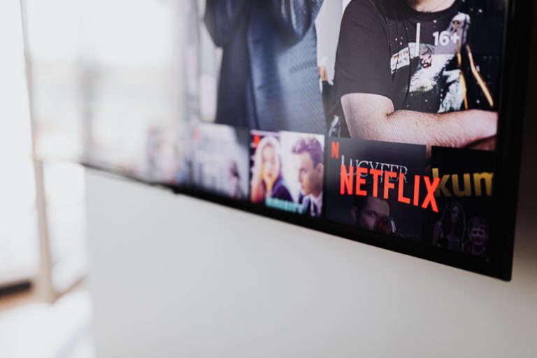 Poznejte výhody internetové televize, díky kterým je nejoblíbenější technologií současnosti