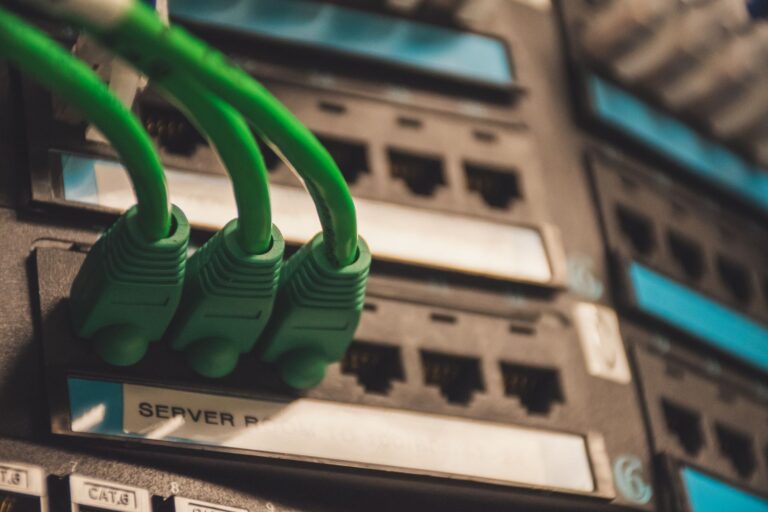 Gigabit internet: kdo ho reálně využije a kdo platí zbytečně