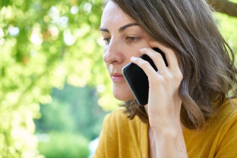 Neomezená mobilní data: srovnání tarifů a FUP podmínek