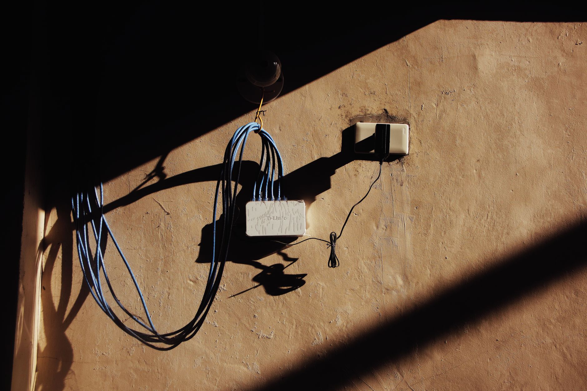 Slabá Wi-Fi: jak zesílit signál v bytě i domě