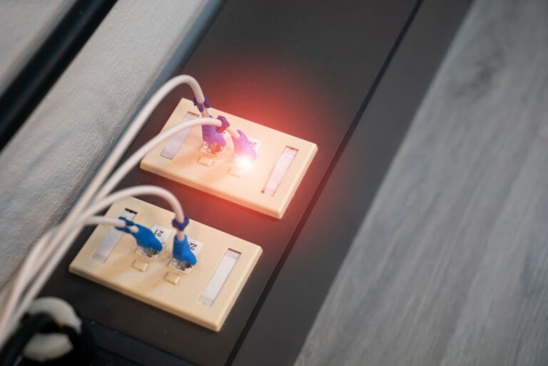 Slabá Wi-Fi: jak zesílit signál v bytě i domě